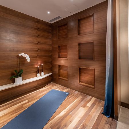โรงแรมฮาร์ดร็อค เดซารู โคสต์ เดอซารู ภายนอก รูปภาพ The meditation room at the Four Seasons Hotel, London