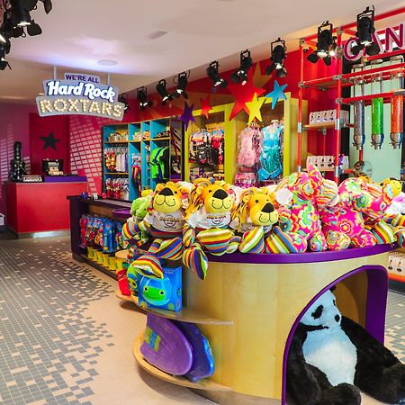 โรงแรมฮาร์ดร็อค เดซารู โคสต์ เดอซารู ภายนอก รูปภาพ Hard Rock Cafe in Pattaya, Thailand