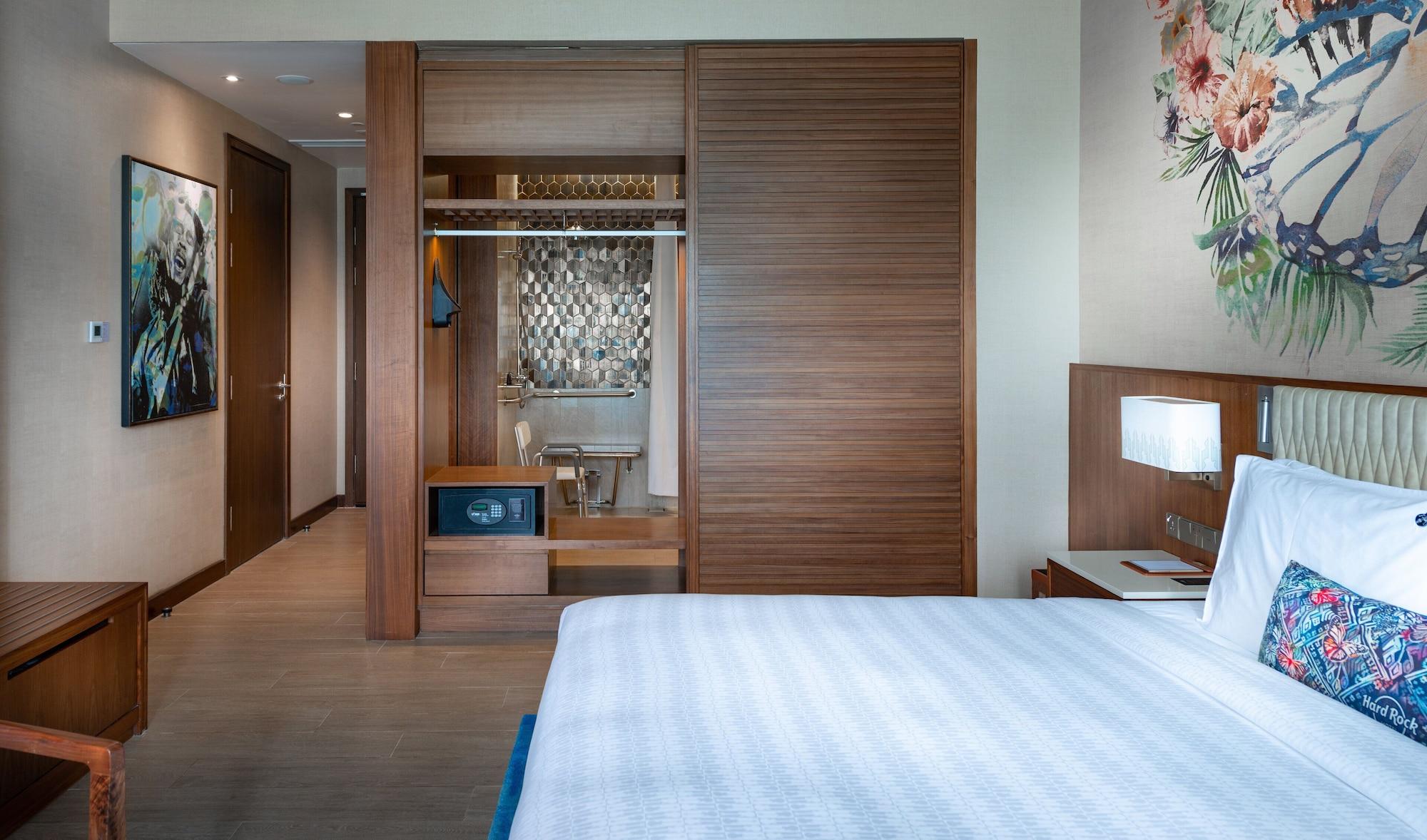 โรงแรมฮาร์ดร็อค เดซารู โคสต์ เดอซารู ภายนอก รูปภาพ A bedroom at the hotel