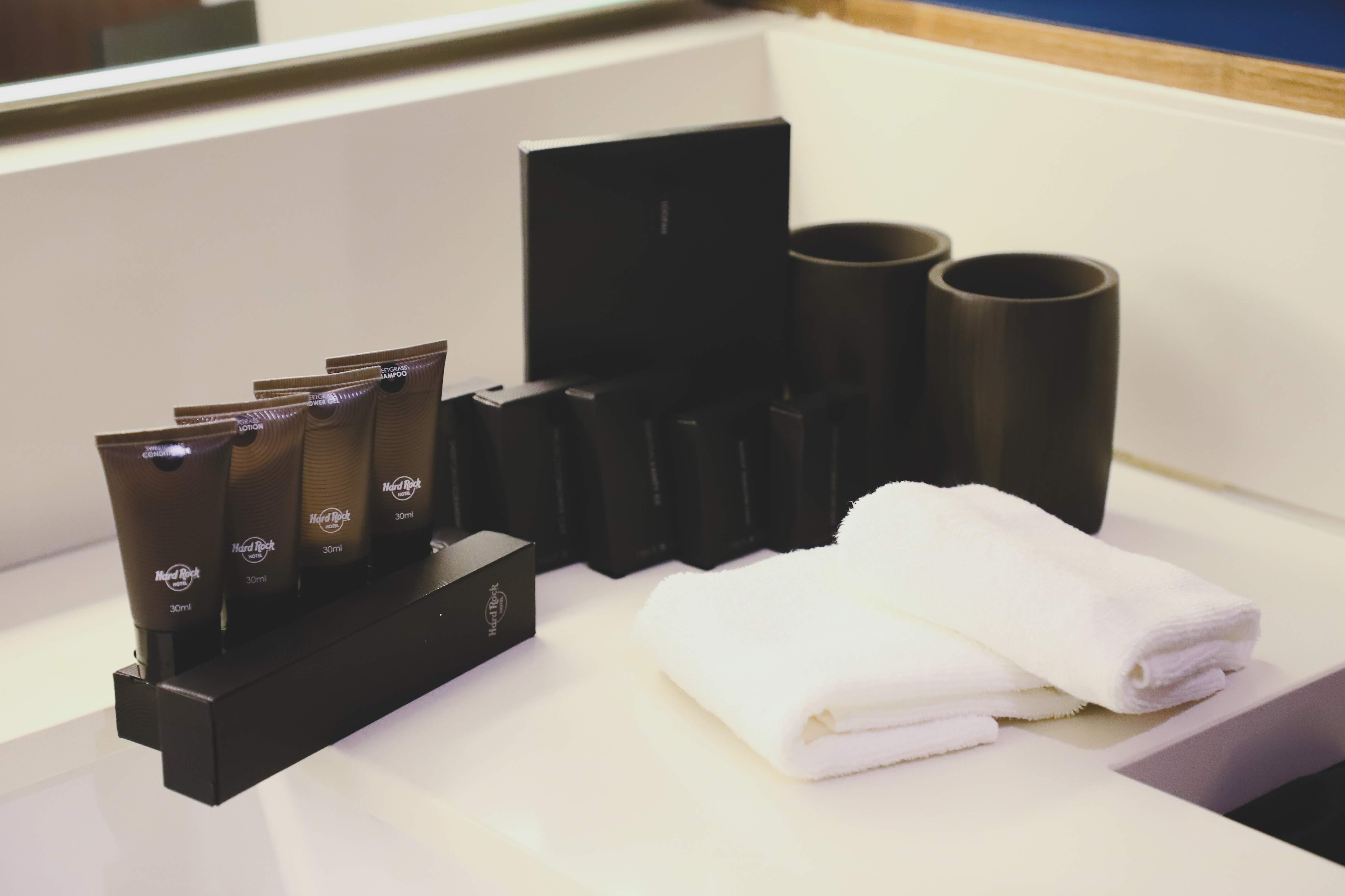 โรงแรมฮาร์ดร็อค เดซารู โคสต์ เดอซารู ภายนอก รูปภาพ The Rituals toiletries
