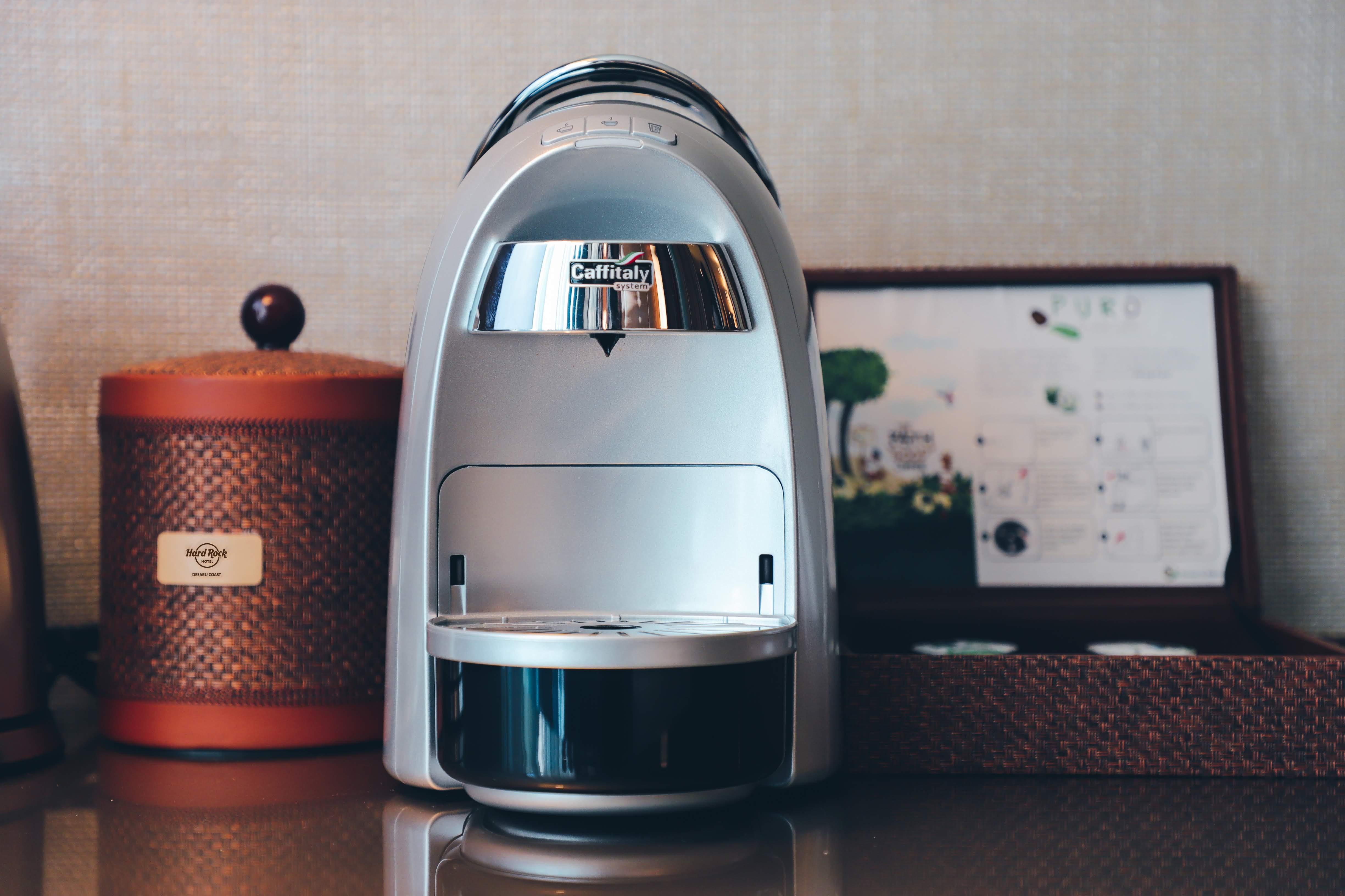 โรงแรมฮาร์ดร็อค เดซารู โคสต์ เดอซารู ภายนอก รูปภาพ A Nespresso coffee machine