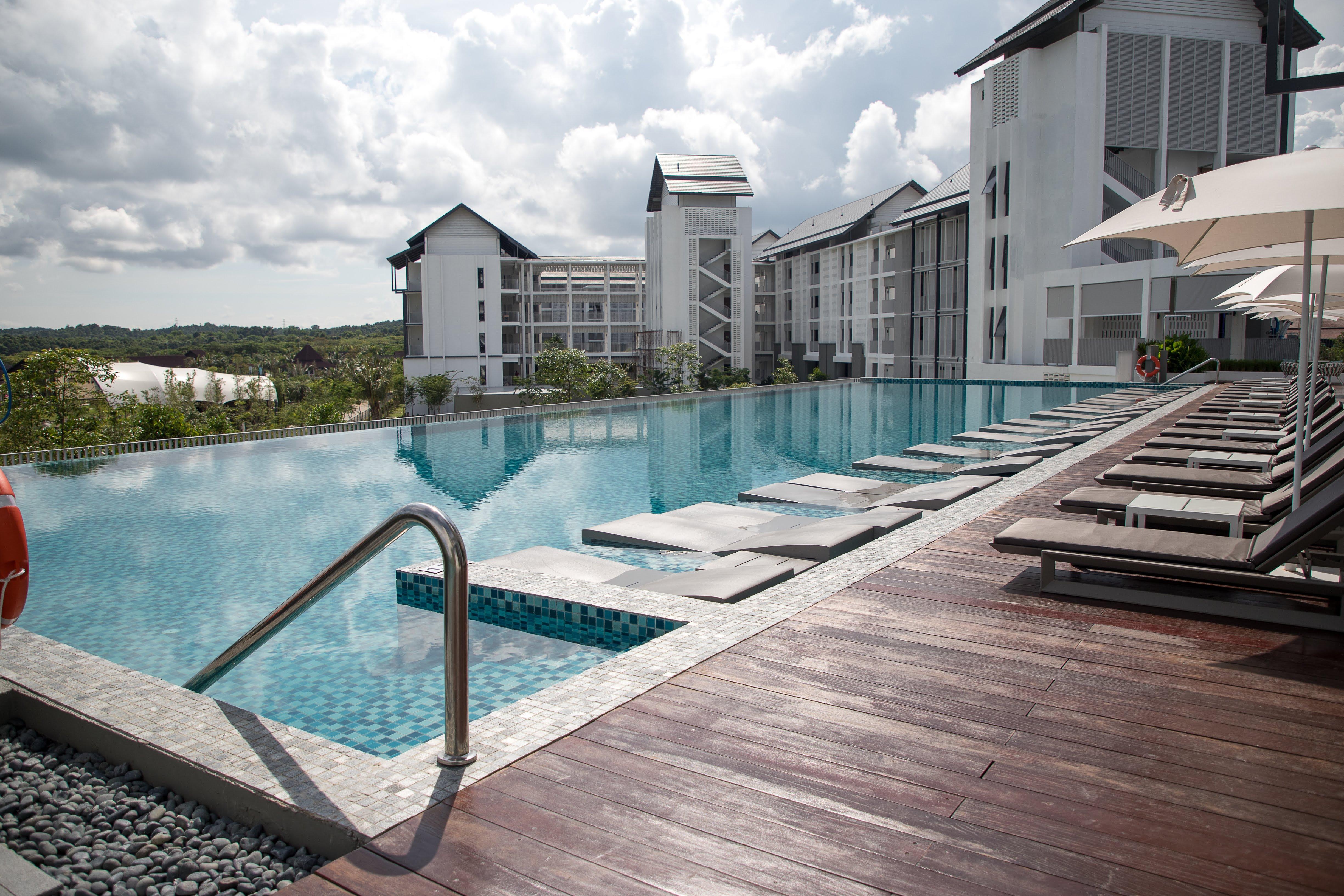 โรงแรมฮาร์ดร็อค เดซารู โคสต์ เดอซารู ภายนอก รูปภาพ The swimming pool at the resort