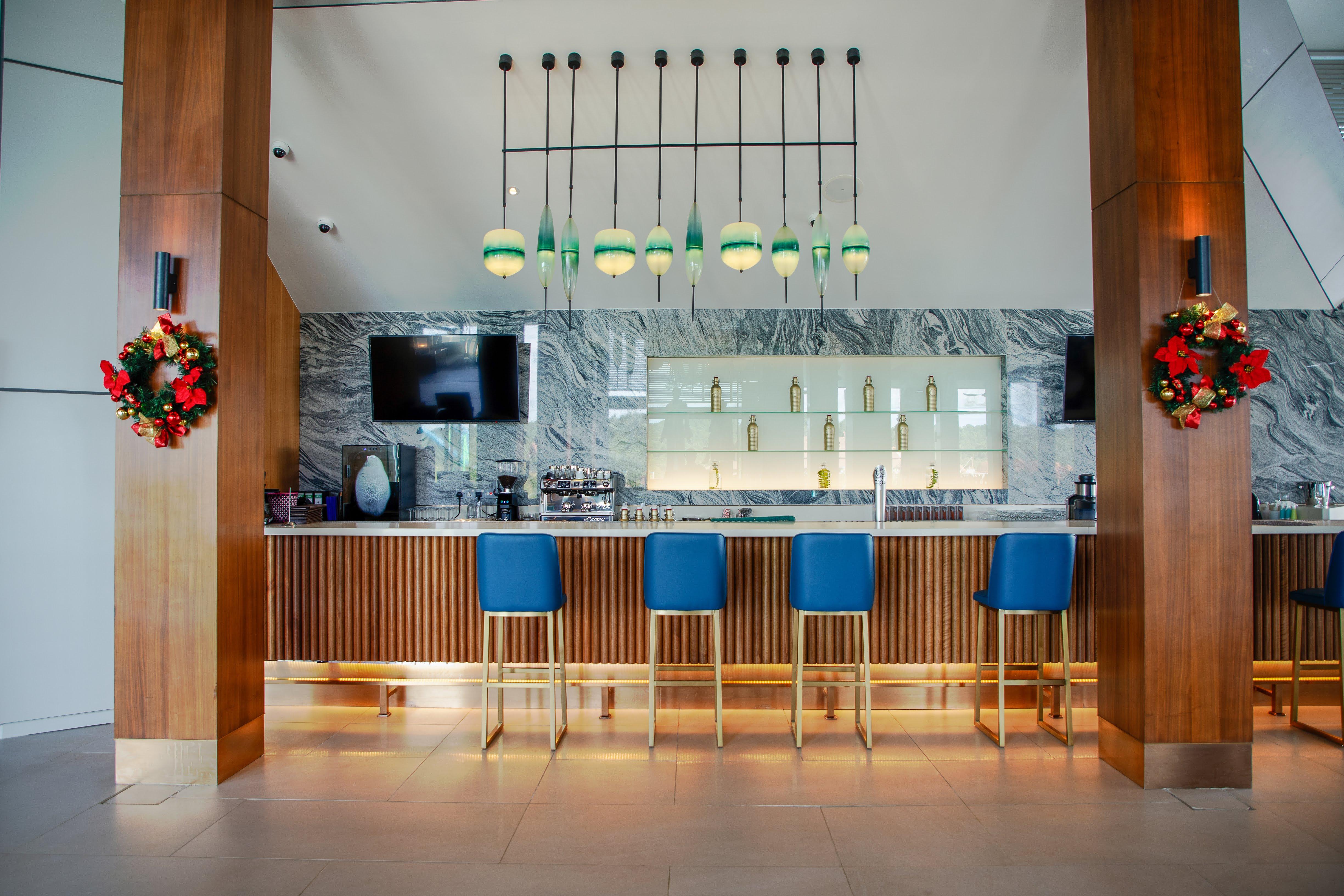 โรงแรมฮาร์ดร็อค เดซารู โคสต์ เดอซารู ภายนอก รูปภาพ The bar at the lounge
