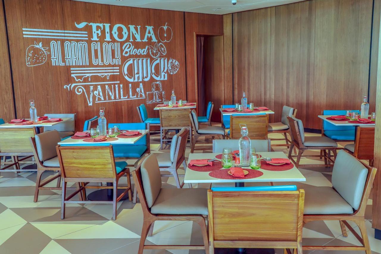โรงแรมฮาร์ดร็อค เดซารู โคสต์ เดอซารู ภายนอก รูปภาพ Interior of the restaurant