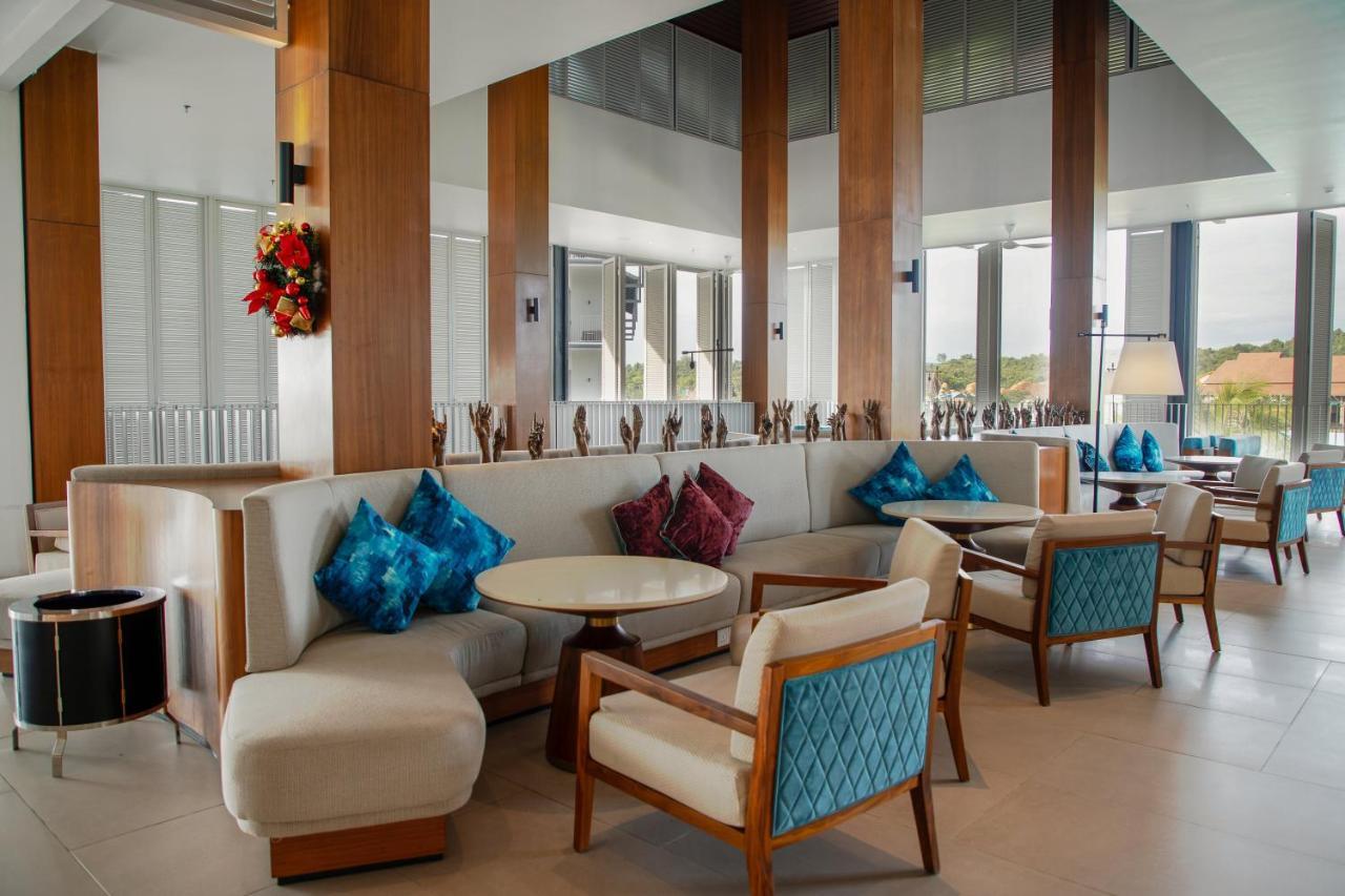 โรงแรมฮาร์ดร็อค เดซารู โคสต์ เดอซารู ภายนอก รูปภาพ The lounge at the airport