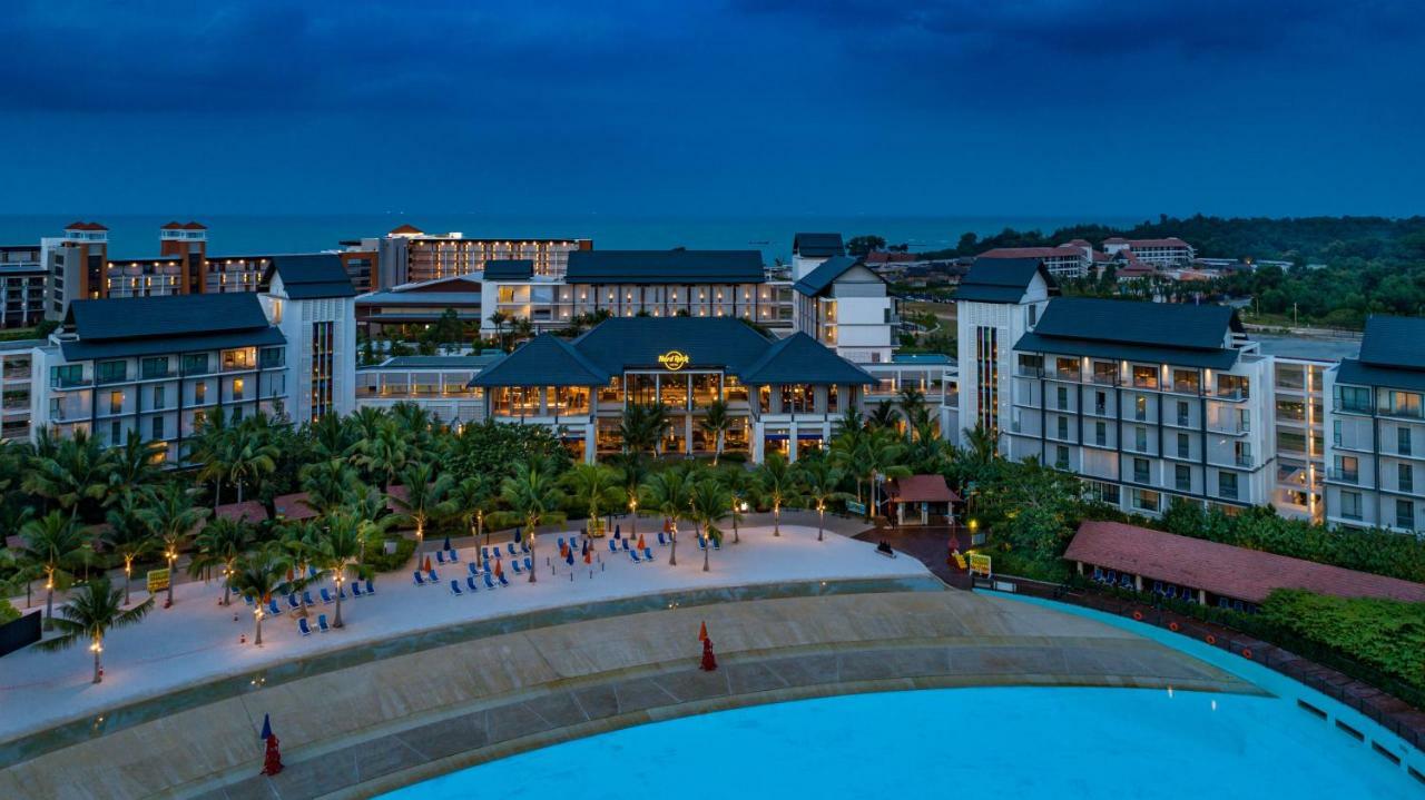 โรงแรมฮาร์ดร็อค เดซารู โคสต์ เดอซารู ภายนอก รูปภาพ The Village